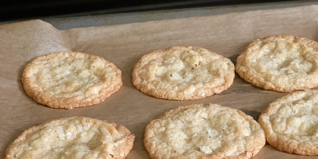 Glutenfreie Cookies mit Macadamia/ Paranüssen und weisser Schokolade - laktosefrei