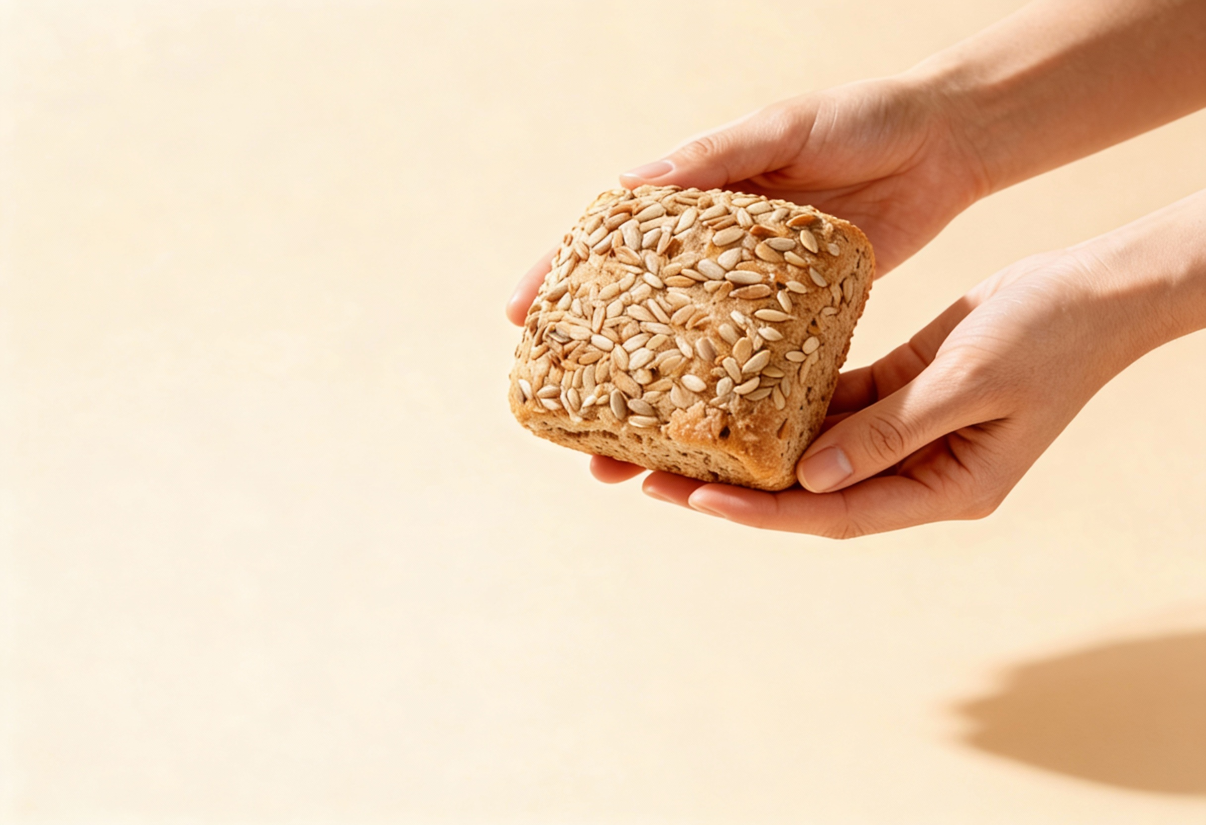 Glutenfreie Sonnenblumenbrötchen, laktosefrei, vegan – Rezept aus dem Maisterei Magazin (KI-bearbeitet)