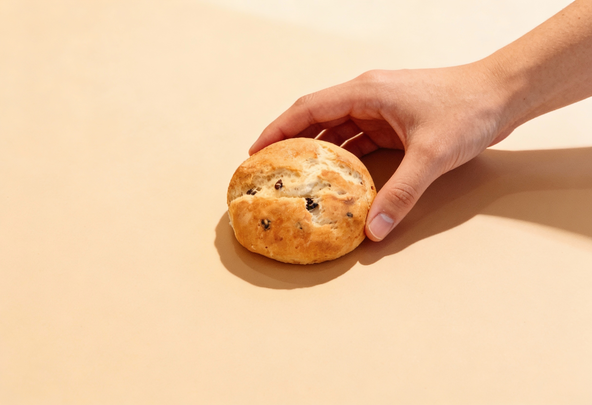 Glutenfreie Rosinenbrötchen ohne Hefe, laktosefrei nach Wahl, hefefrei – Rezept aus dem Maisterei Magazin (KI-bearbeitet)
