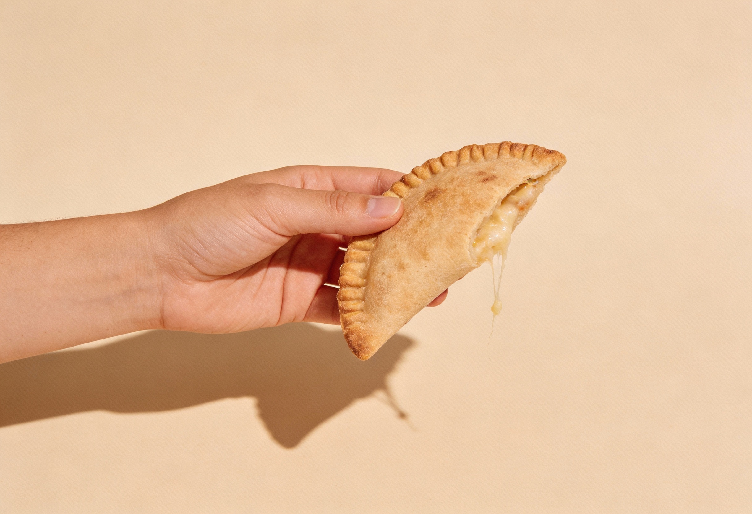 Glutenfreie Empanadas mit Käsefüllung, laktosefrei, vegetarisch – Rezept aus dem Maisterei Magazin (KI-bearbeitet)